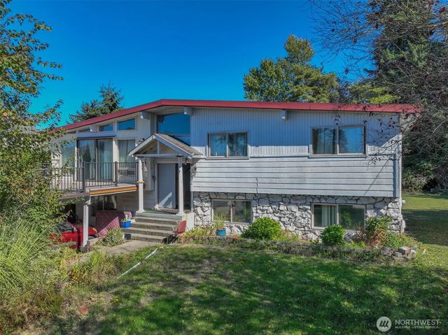 2230 S 253rd Place, Des Moines