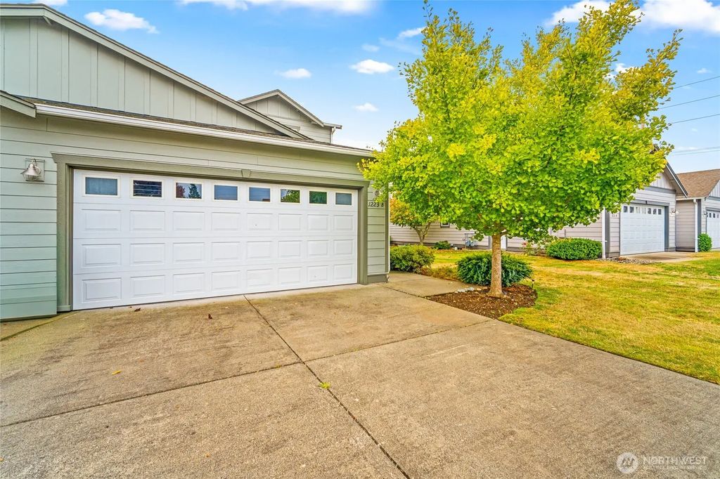 1223 Spruce Circle B, Lynden