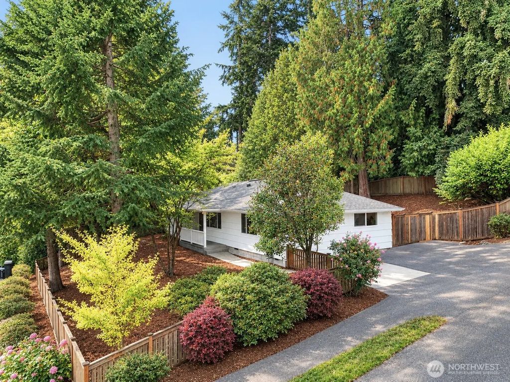 11357 25th Avenue Ne, Seattle