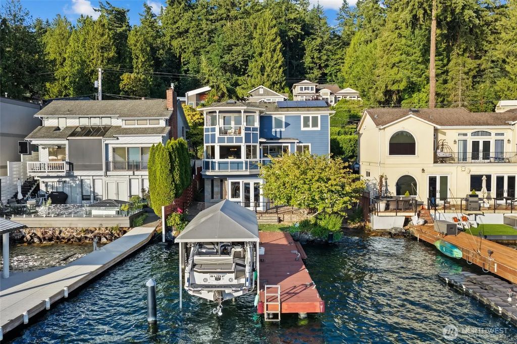 13133 Holmes Point Drive Ne, Kirkland
