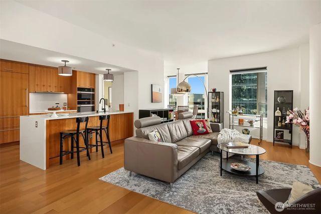 500 106th Avenue Ne 1313, Bellevue