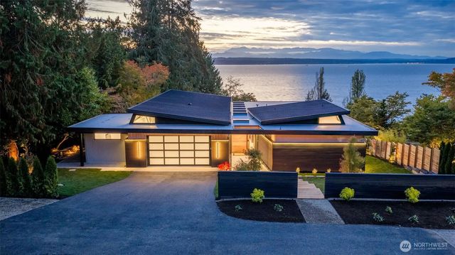 17717 15 Avenue Nw, Shoreline