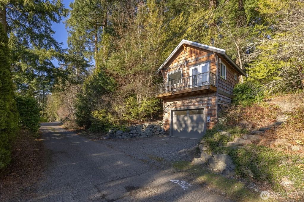 2111 Dellesta Drive, Bellingham