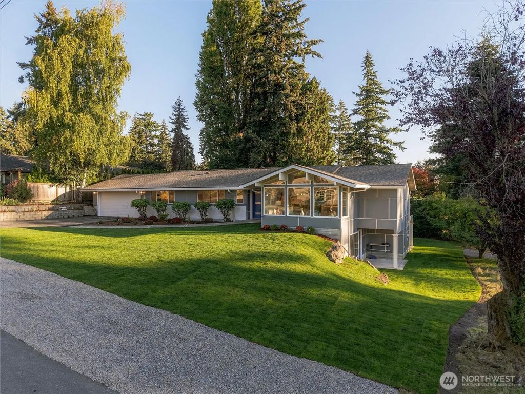 8205 Se 71st Street, Mercer Island