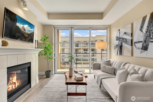 10047 Main Street 305, Bellevue