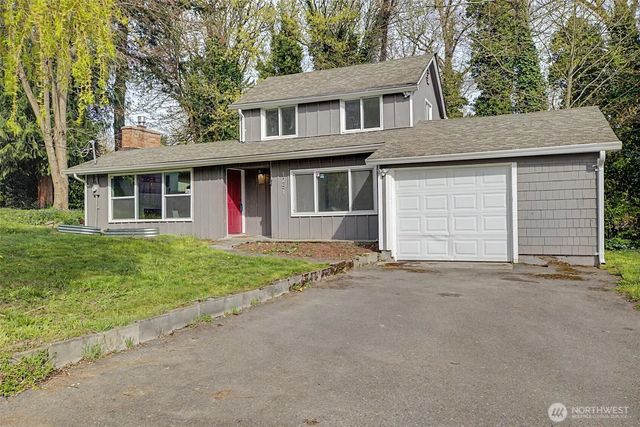 1251 S 230th Street, Des Moines