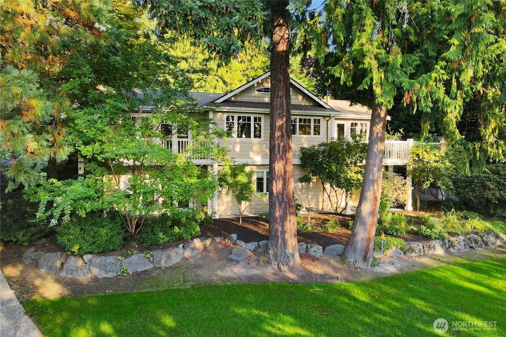 6720 W Mercer Way, Mercer Island