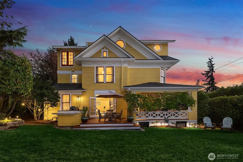 726 12th Avenue E, Seattle