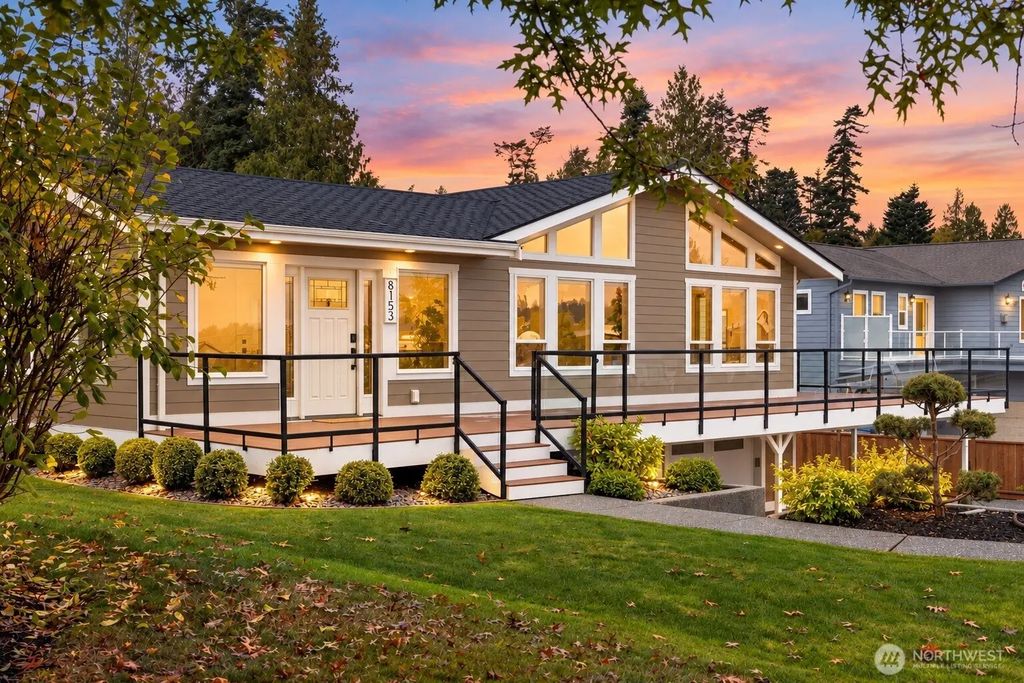 8153 Comox Road, Blaine