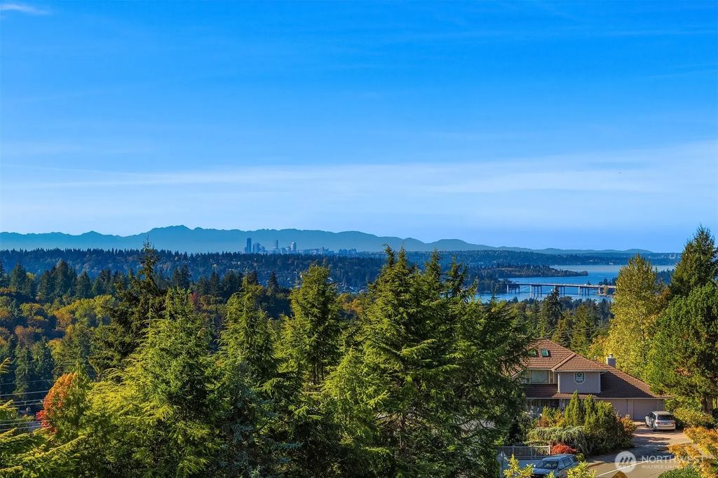 4825 134th Place Se, Bellevue