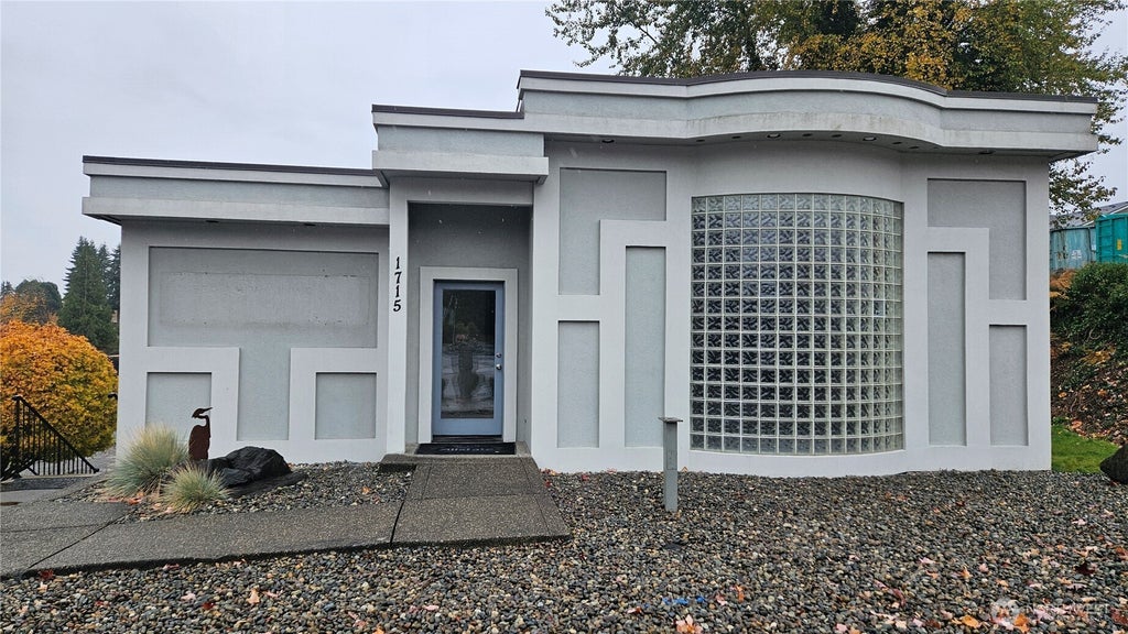 1715 Meridian Avenue E, Edgewood