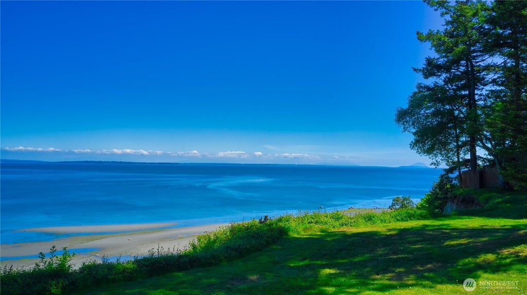 412 High Bluff Drive, Point Roberts