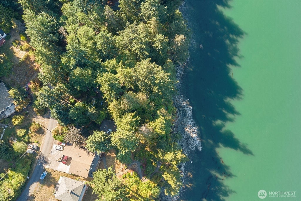 1174 1176 Beach Avenue, Lummi Island