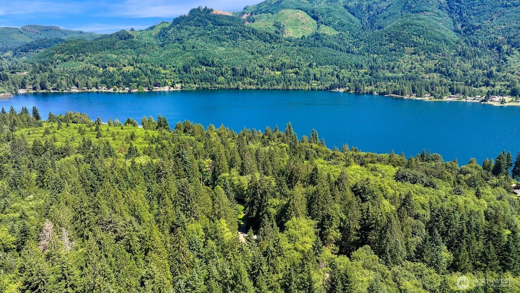 471 Summerland Rd, Bellingham