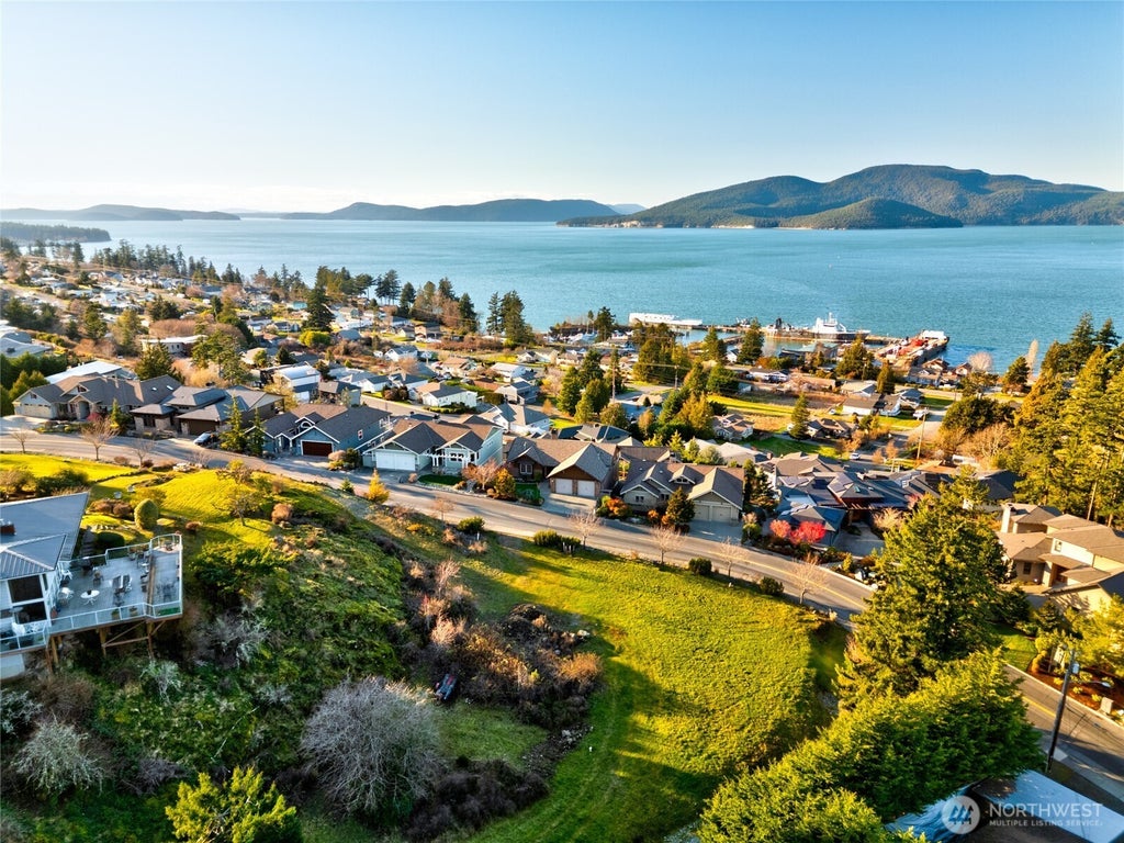 2707 17th Street, Anacortes