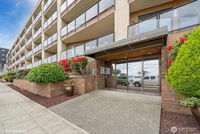 1221 Harbor Avenue Sw 105, Seattle