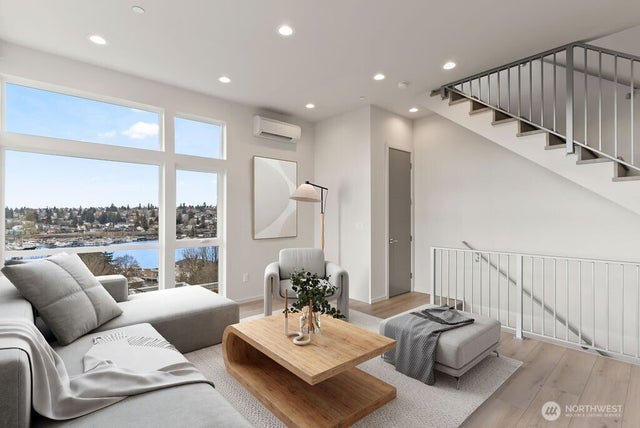 2921 Franklin Avenue E B, Seattle