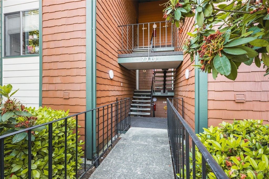 7310 N Skyview Lane J-301, Tacoma