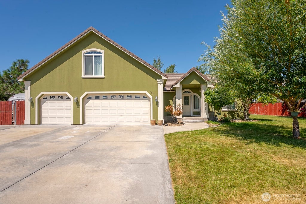 320 E Inglewood Drive, Moses Lake