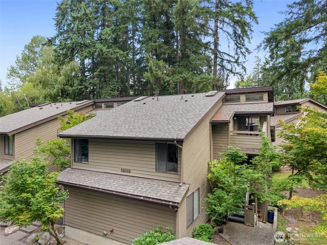 19119 Ballinger Way Ne 204, Lake Forest Park