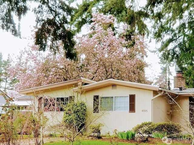 8305 134th Avenue Ne, Redmond