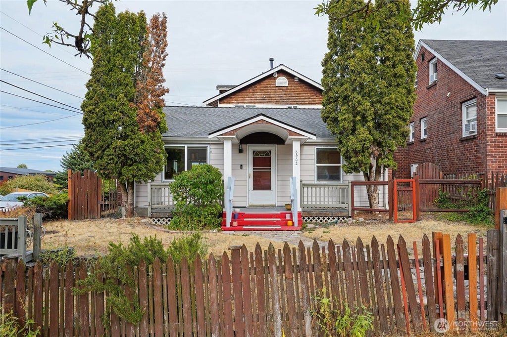 6902 35th Avenue Sw, Seattle