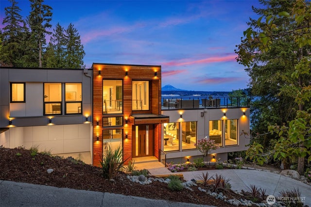 8243 W Mercer Way, Mercer Island