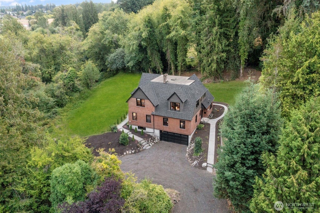 221 S Woodland, Puyallup