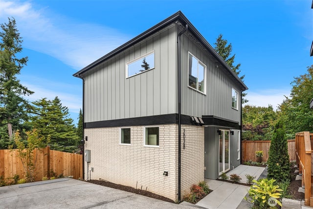 2028 Ne 123rd Street, Seattle