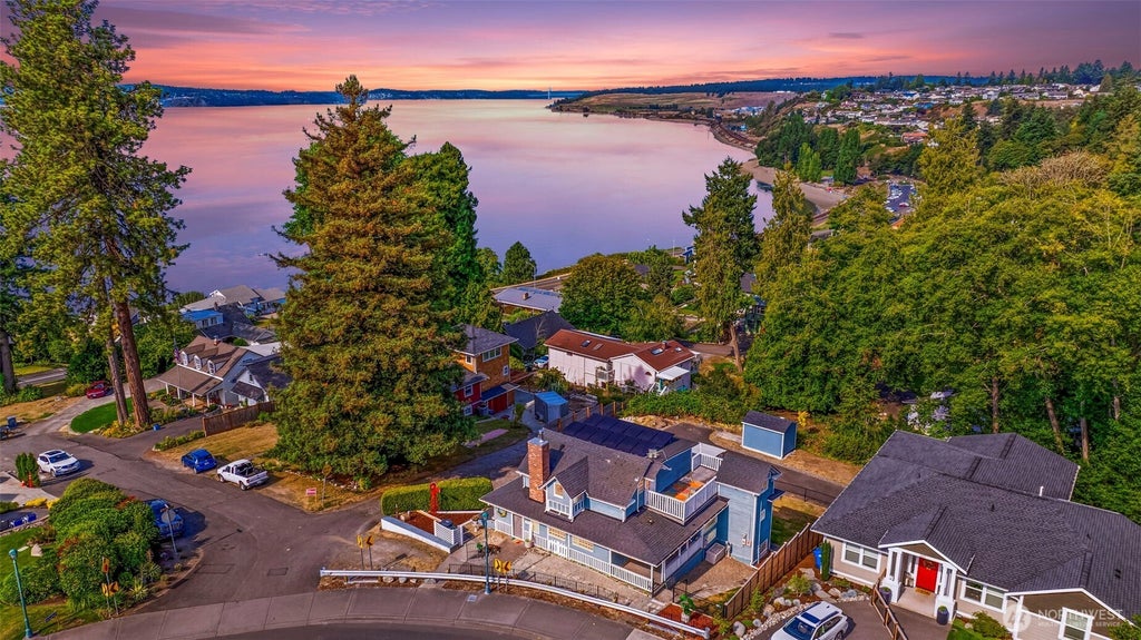 303 Puyallup Street, Steilacoom