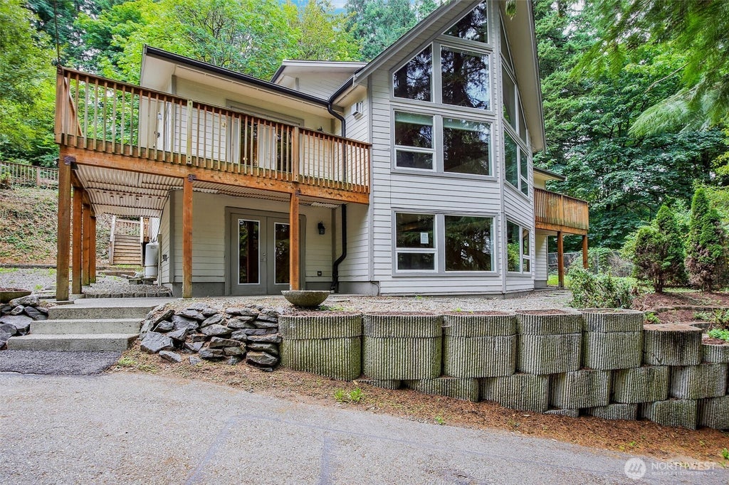 3724 Pioneer Way E, Tacoma