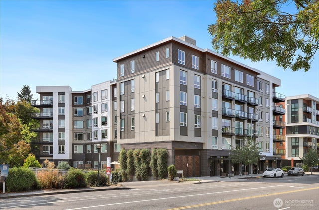 11903 Ne 128th Street 204, Kirkland