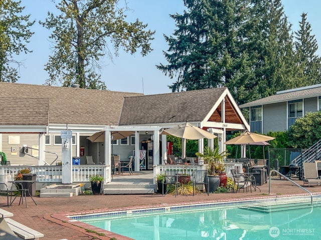 17203 Ne 45th St 43, Redmond