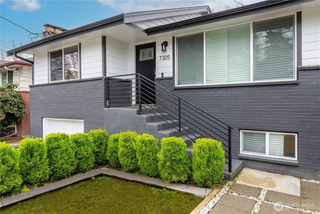 7305 32nd Avenue S, Seattle