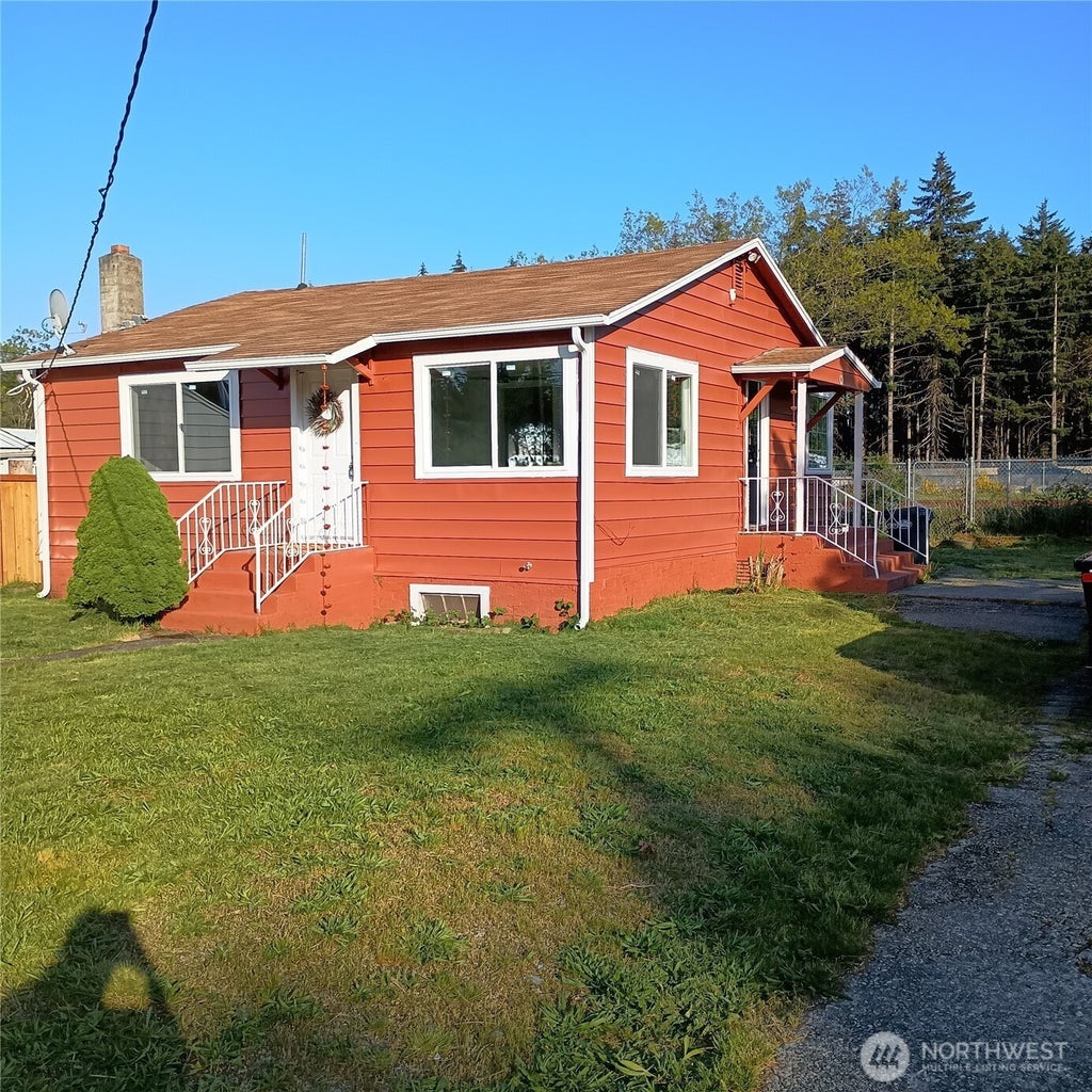 14607 Union Avenue, Lakewood