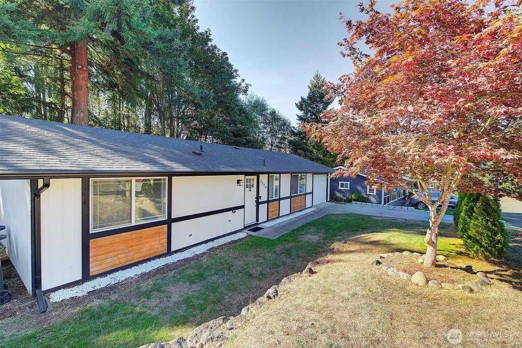 2526 Olympic Boulevard, Puyallup