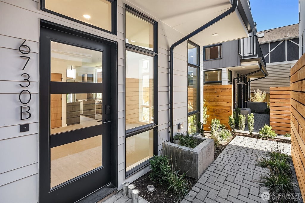 6730 Alonzo Avenue Nw B, Seattle