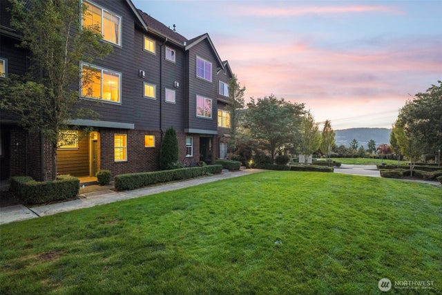 862 3rd Avenue Ne, Issaquah