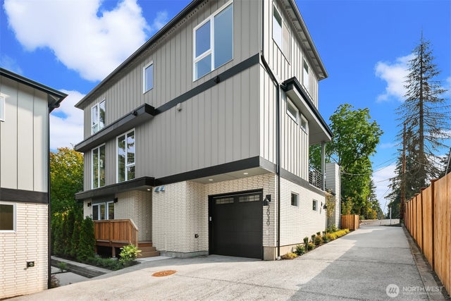 2030 Ne 123rd Street, Seattle