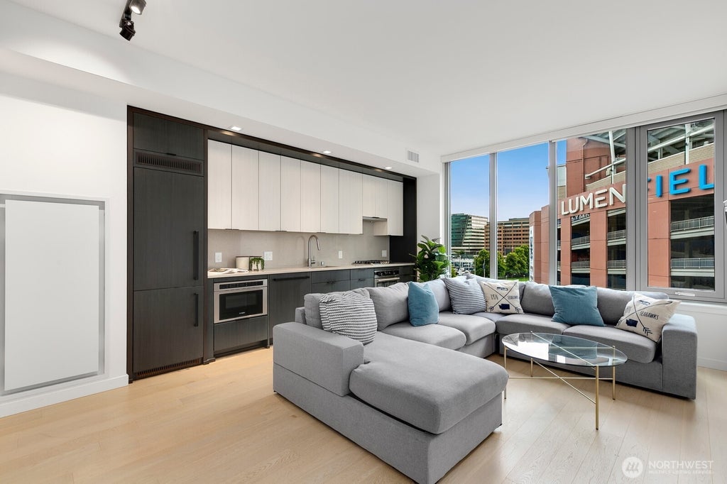 590 1st Avenue S 713, Seattle