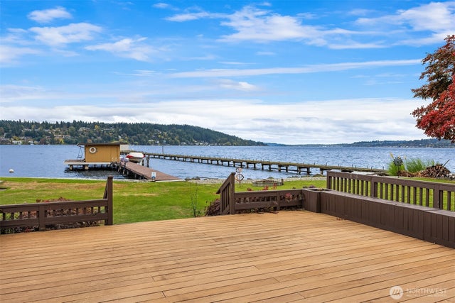 4728 Ne 172nd Street, Lake Forest Park