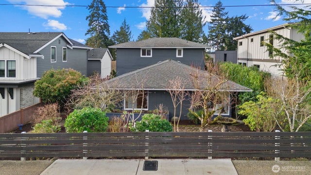 221 8th Avenue W, Kirkland