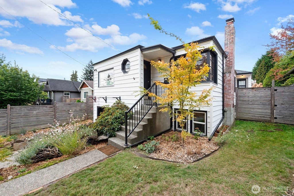 10205 35th Avenue Sw, Seattle