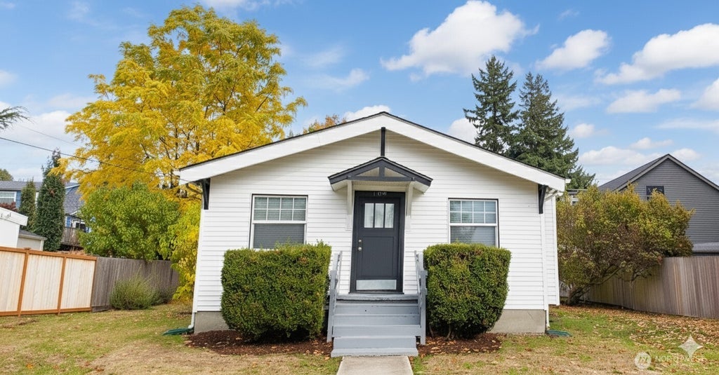 11044 1st Avenue Nw, Seattle