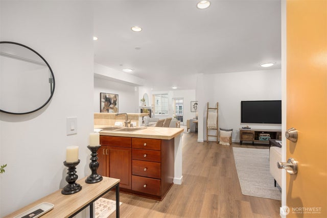 11004 Ne 11th Street 407, Bellevue