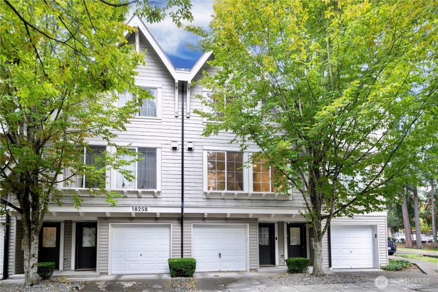 18258 Ne 96th Way 103, Redmond