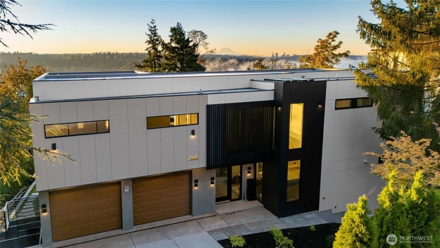 8933 Ne 117th Place, Kirkland