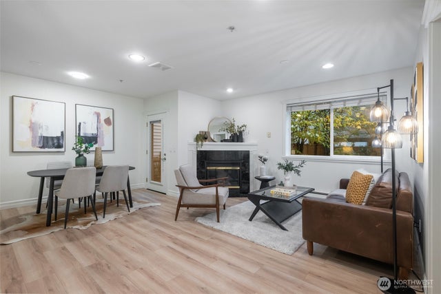 717 E Denny Way 1a, Seattle