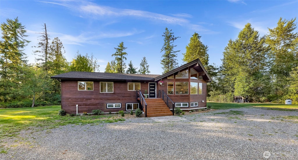 4104 Loomis Trail Road, Blaine