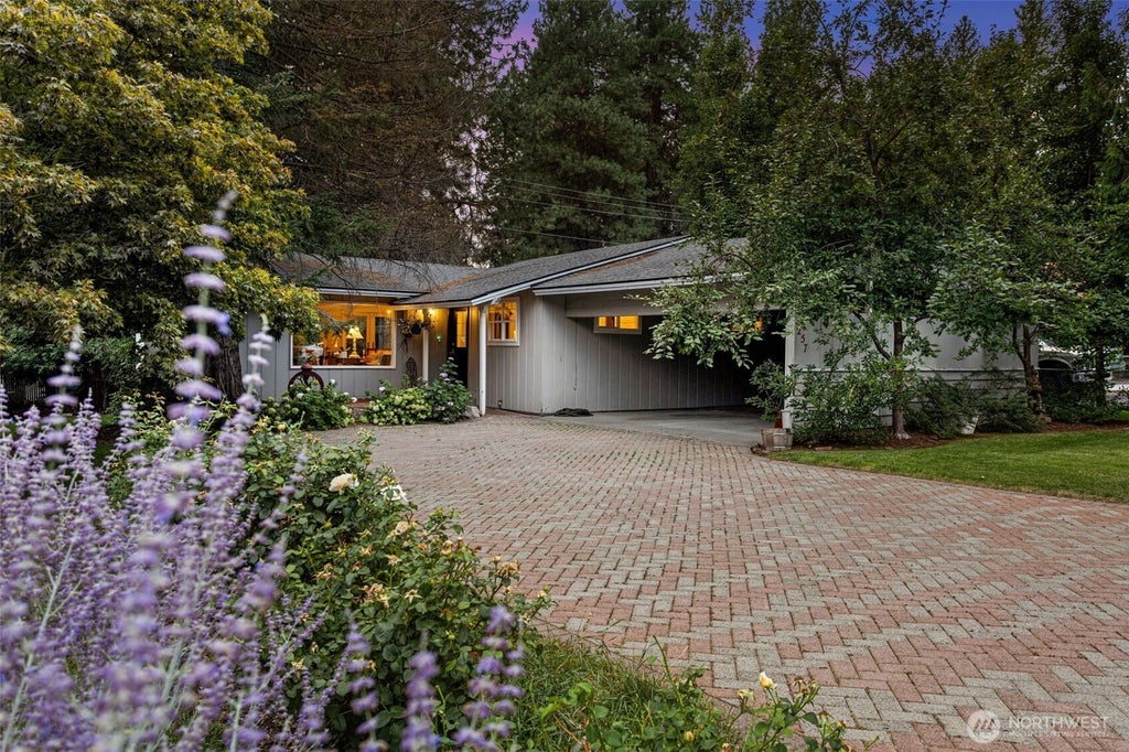 257 Scholze Street, Leavenworth